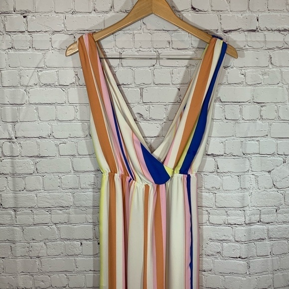 Line & Dot Sleeveless Romper size Small - Picture 7 of 15